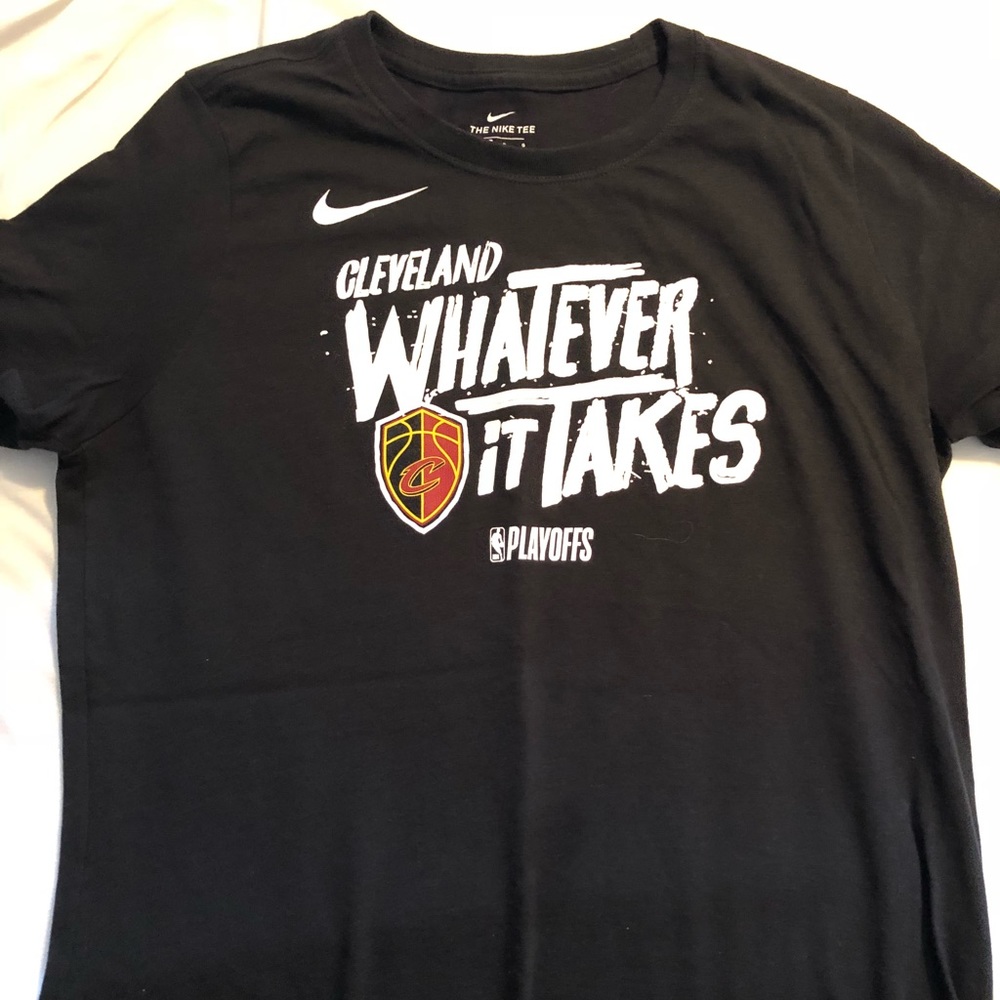 Women’s Cavs shirt